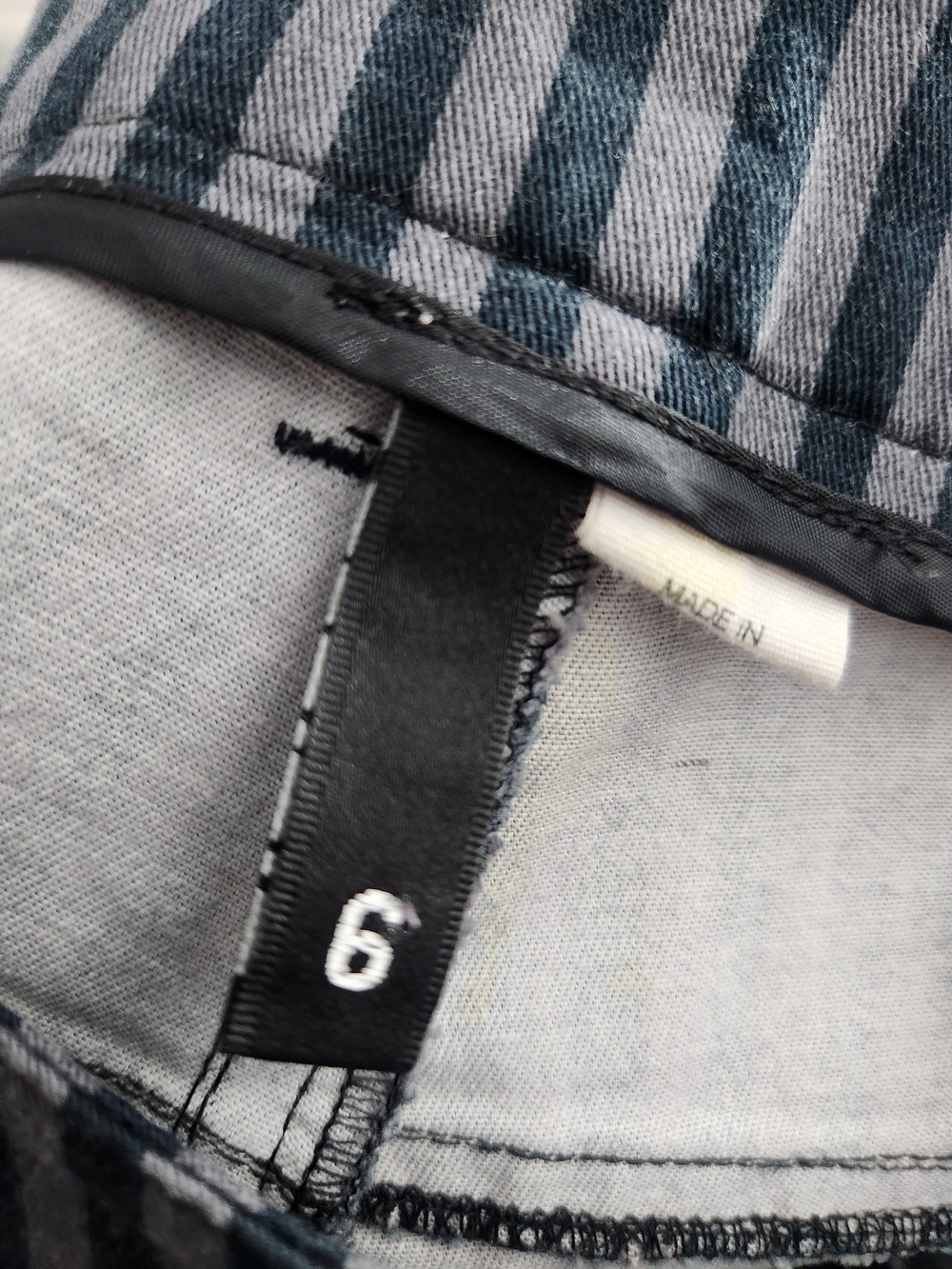 Divided Women's Black and Gray Pinstripe Skinny Jeans - Picture 3 of 5